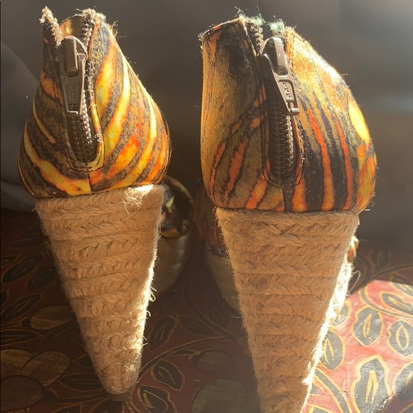 Women’s Carlos Santana platform sandals - Picture 5 of 6